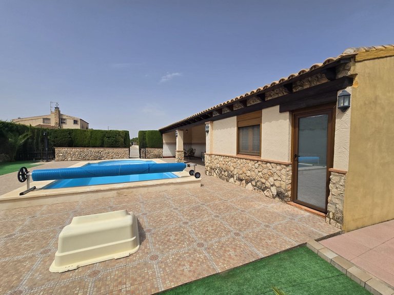 Villa for Sale in Villena, Alicante 39