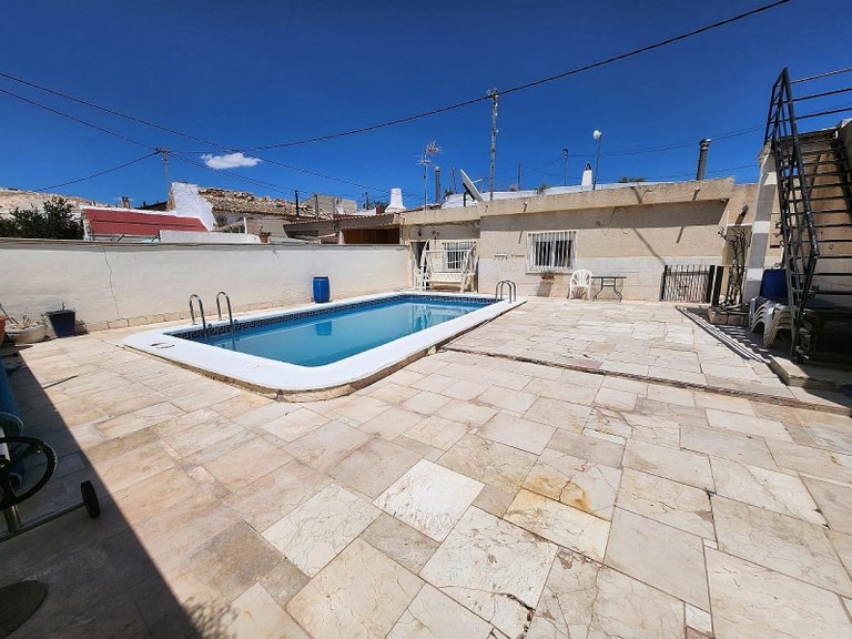 Country House for Sale in Algueña, Alicante 2