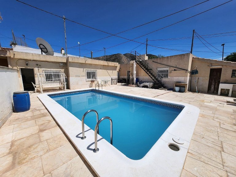 Country House for Sale in Algueña, Alicante 1
