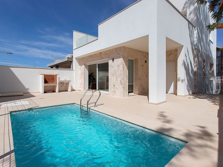 Villa for Sale in Hondón De Las Nieves, Alicante 1