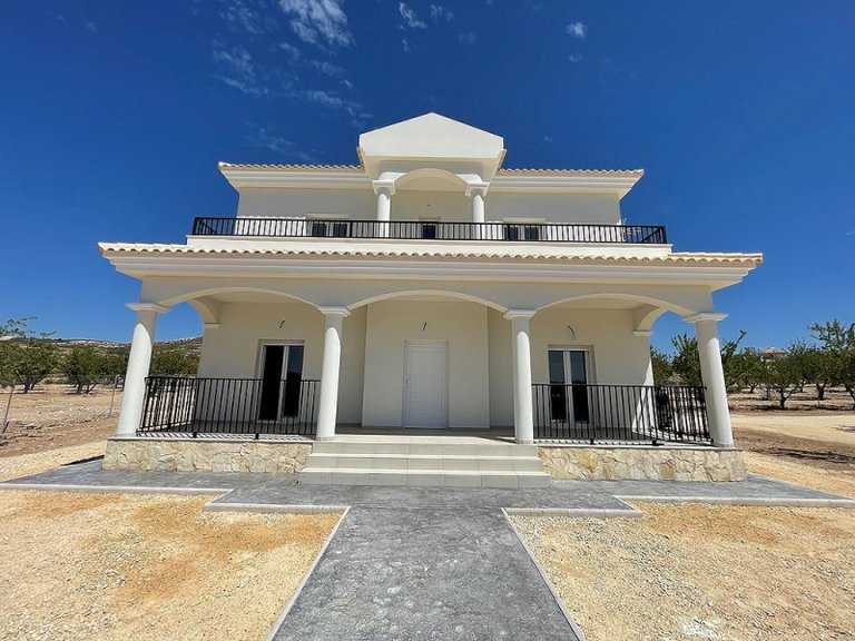 Villa for Sale in Pinoso, Alicante 7