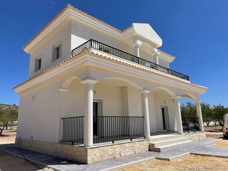 Villa for Sale in Pinoso, Alicante 3