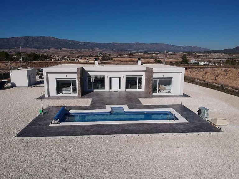 Villa for Sale in Pinoso, Alicante 1