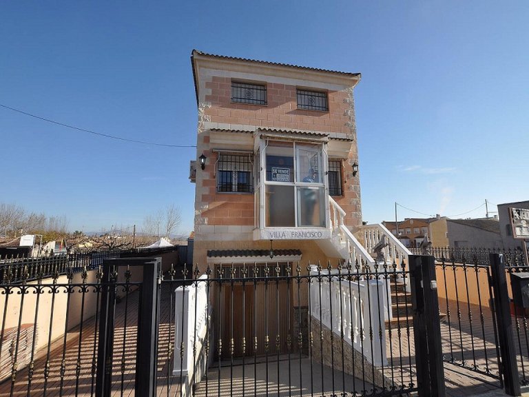 Villa for Sale in Villena, Alicante 2
