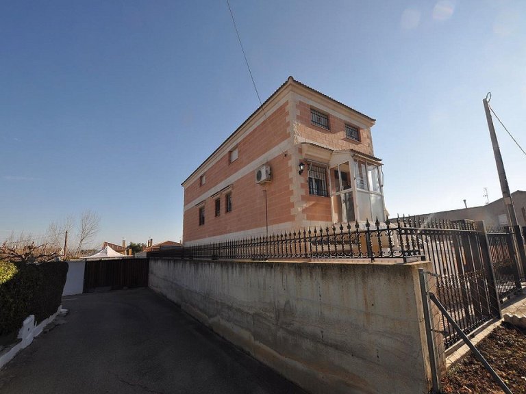 Villa for Sale in Villena, Alicante 8