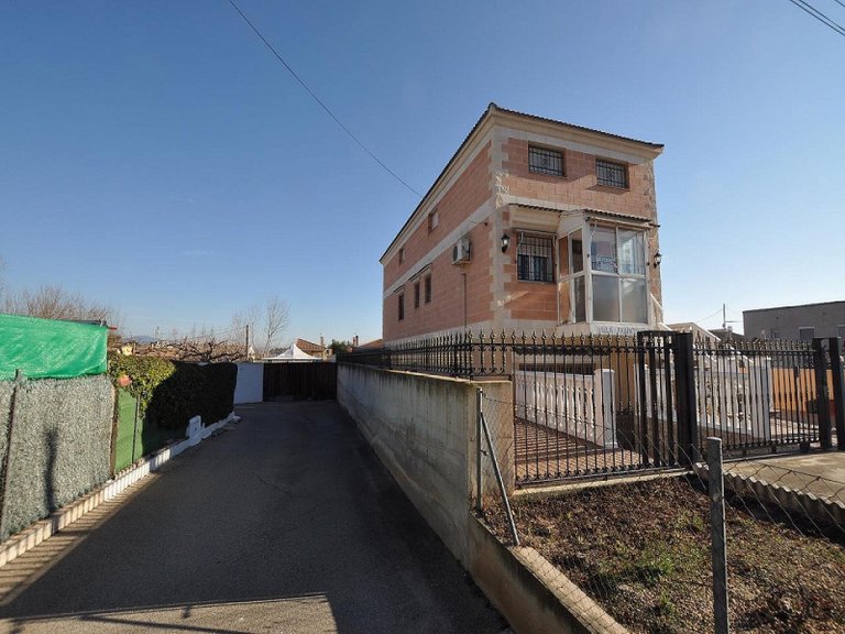 Villa for Sale in Villena, Alicante 1