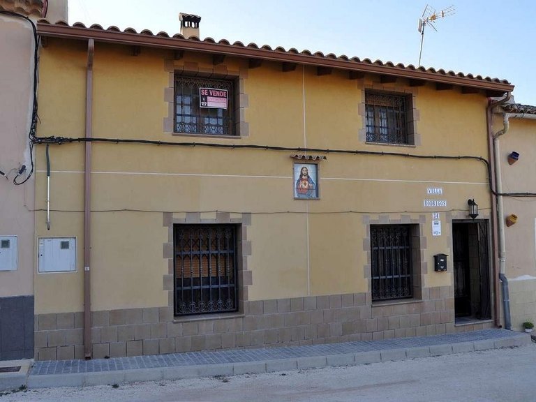Town House for Sale in Pinoso, Alicante 1