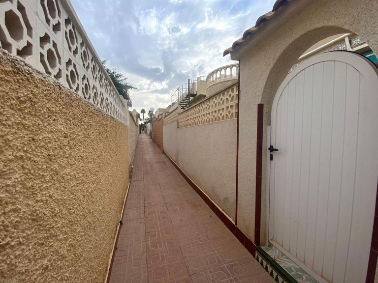 Villa for Sale in Torrevieja, Alicante 16