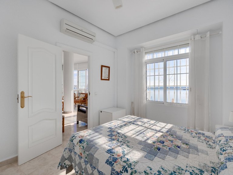 Apartment for Sale in Costa Blanca Torrevieja, Alicante 19