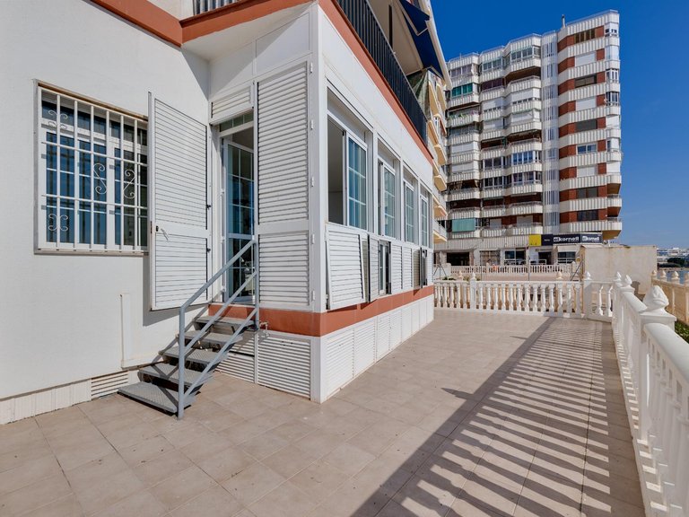 Apartment for Sale in Costa Blanca Torrevieja, Alicante 35
