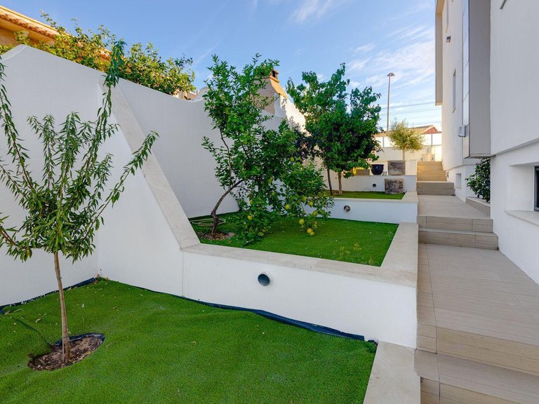 Villa for Sale in Costa Blanca Torrevieja, Alicante 34