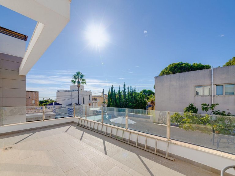 Villa for Sale in Costa Blanca Torrevieja, Alicante 30