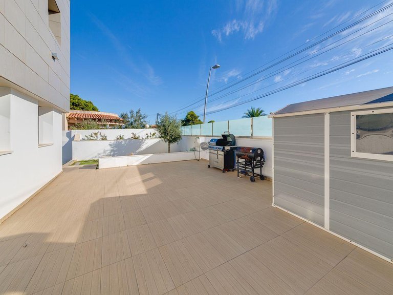 Villa for Sale in Costa Blanca Torrevieja, Alicante 36