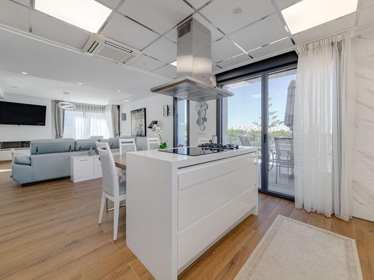 Villa for Sale in Costa Blanca Torrevieja, Alicante 12