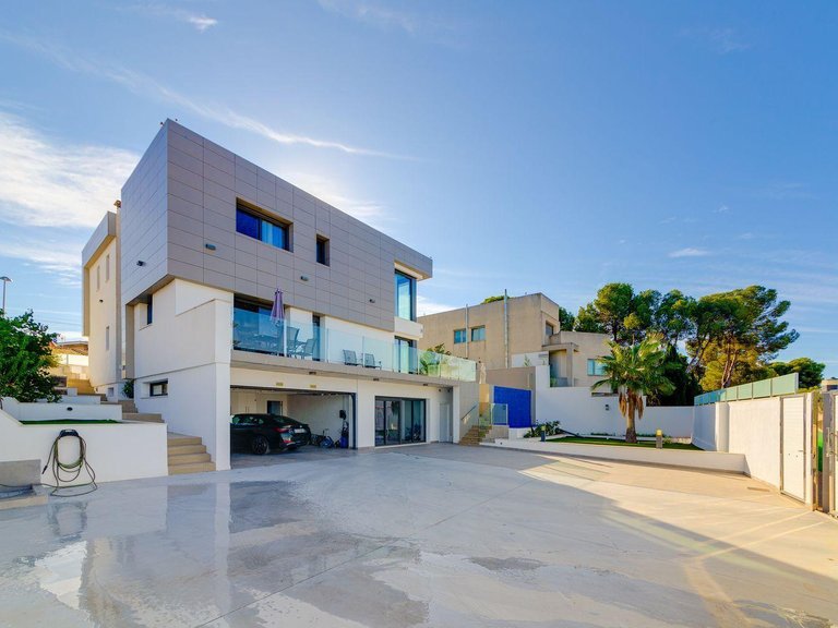 Villa for Sale in Costa Blanca Torrevieja, Alicante 38