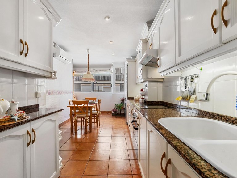 Apartment for Sale in Costa Blanca Torrevieja, Alicante 18