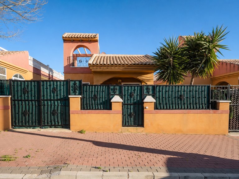Town House for Sale in Torrevieja, Alicante 1
