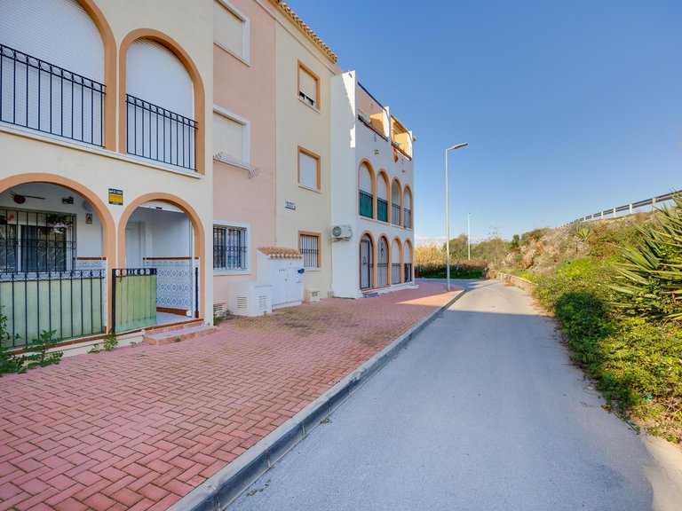 Villa for Sale in Torrevieja, Alicante 27