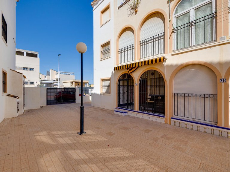 Villa for Sale in Torrevieja, Alicante 27