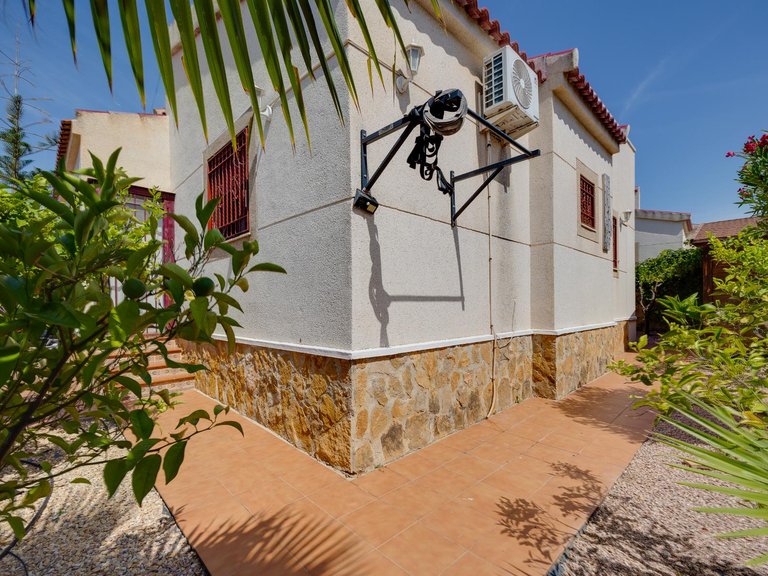 Villa for Sale in La Marina, Alicante 31