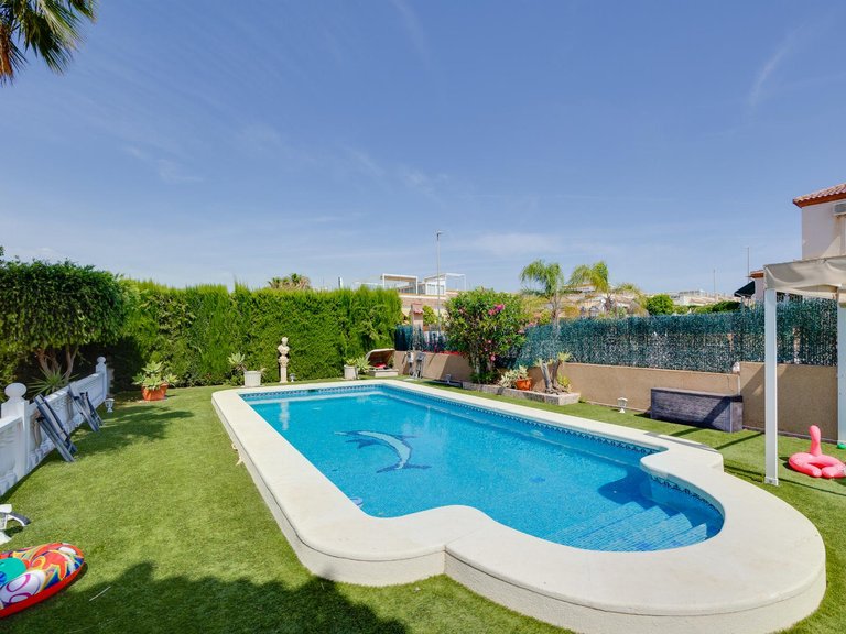 Villa for Sale in La Marina, Alicante 25