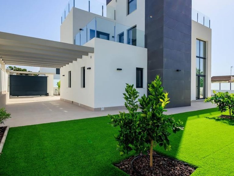 Villa for Sale in Torrevieja, Alicante 15