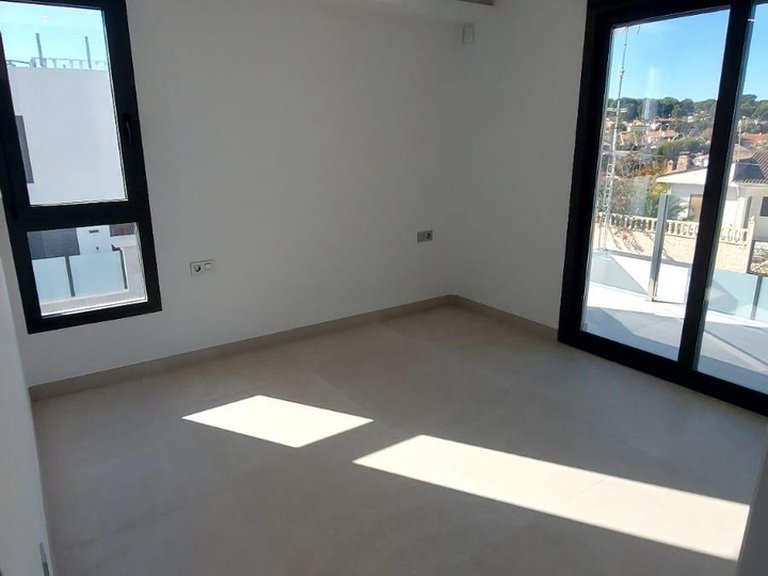 Villa for Sale in Torrevieja, Alicante 21