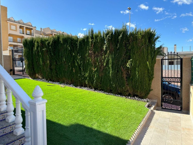 Villa for Sale in Torrevieja, Alicante 28
