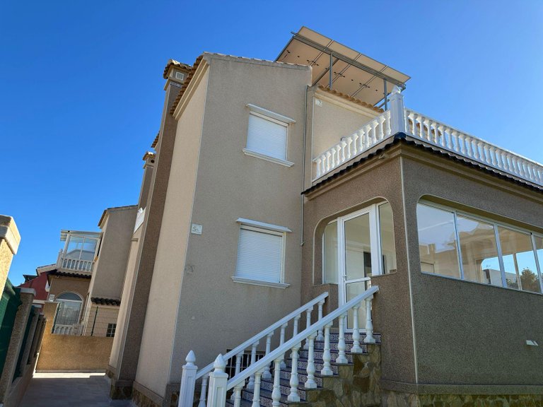 Villa for Sale in Torrevieja, Alicante 32