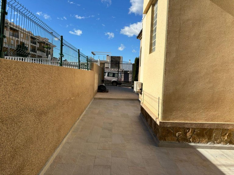 Villa for Sale in Torrevieja, Alicante 35