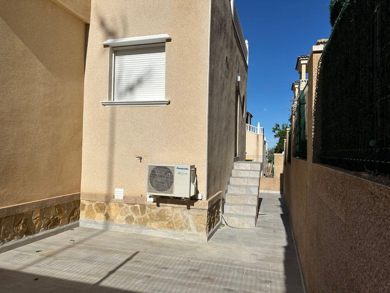 Villa for Sale in Torrevieja, Alicante 39