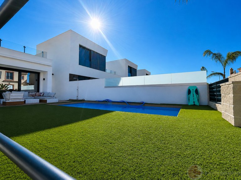 Villa for Sale in El Campello, Alicante 2