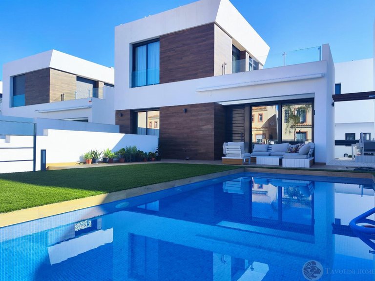 Villa for Sale in El Campello, Alicante 1
