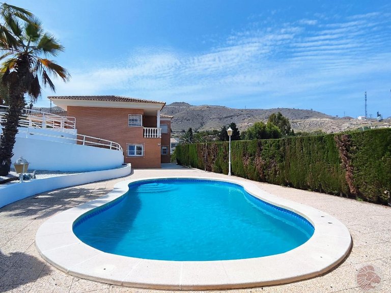 Villa for Rent in El Campello, Alicante 3