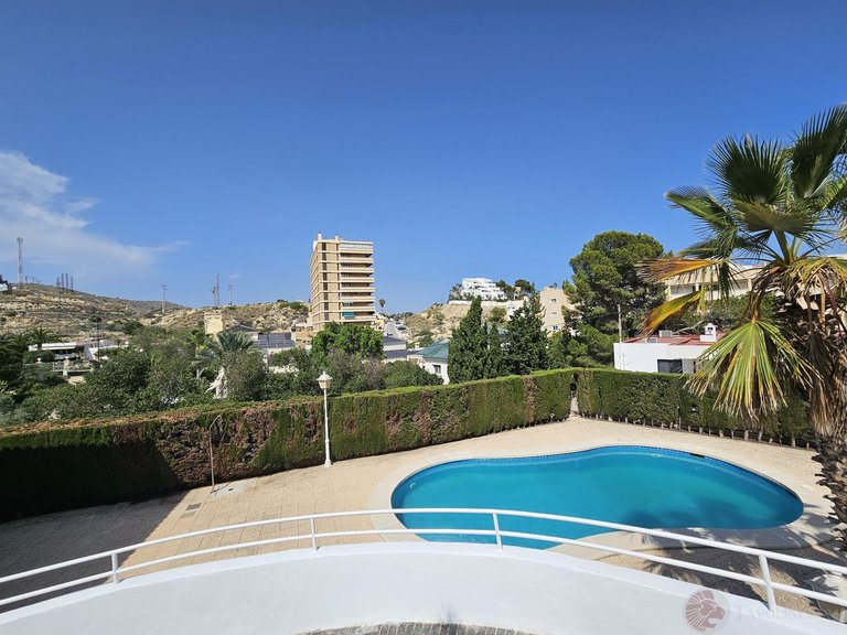 Villa for Rent in El Campello, Alicante 29