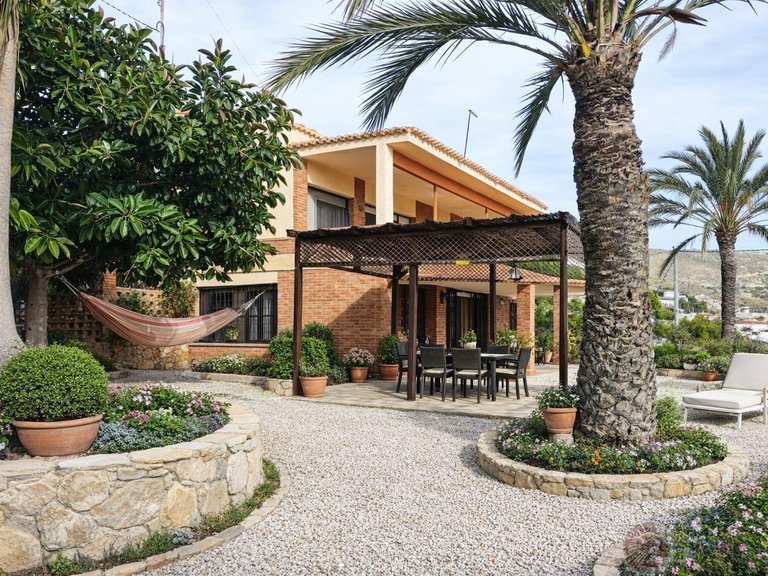 Villa for Sale in El Campello, Alicante 2