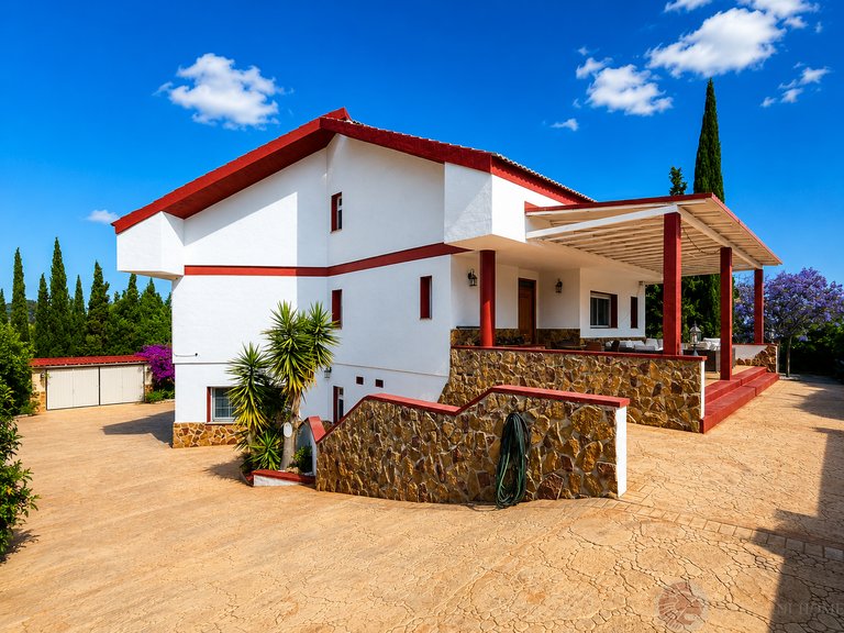Villa for Sale in Mutxamel, Alicante 38