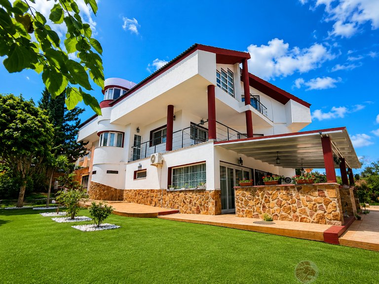 Villa for Sale in Mutxamel, Alicante 3