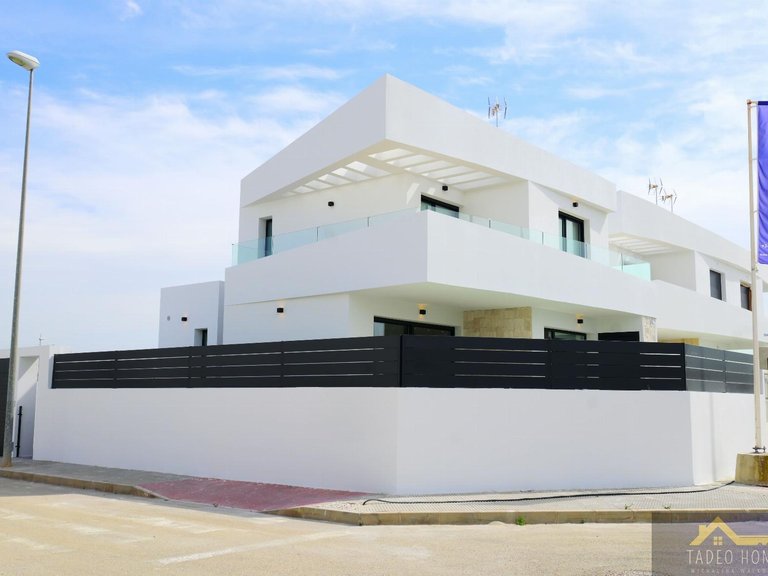 Villa for Sale in Dolores, Alicante 3