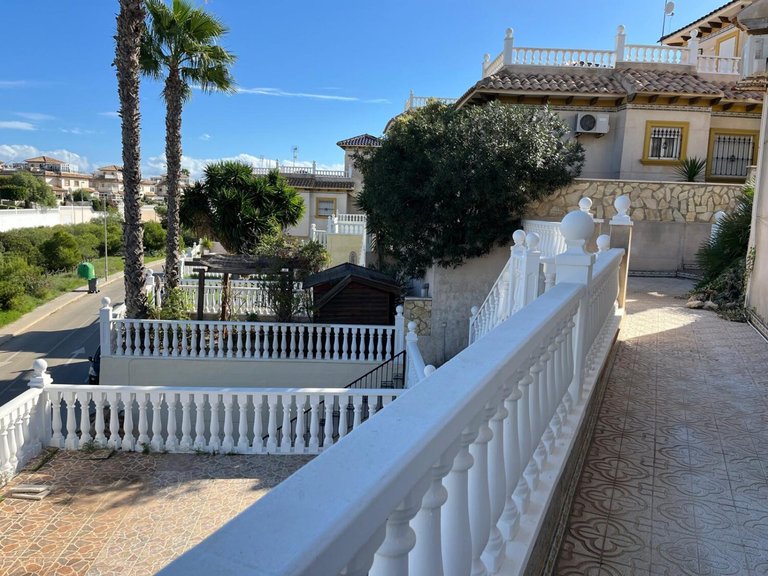 Villa for Sale in Playa Flamenca, Alicante 15
