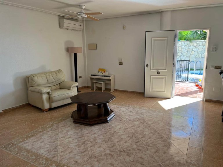 Villa for Sale in Playa Flamenca, Alicante 28