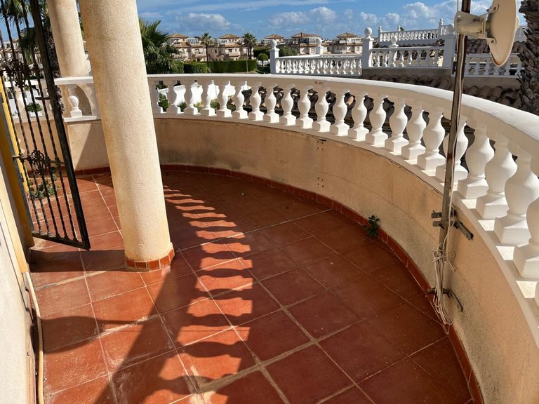 Villa for Sale in Playa Flamenca, Alicante 40