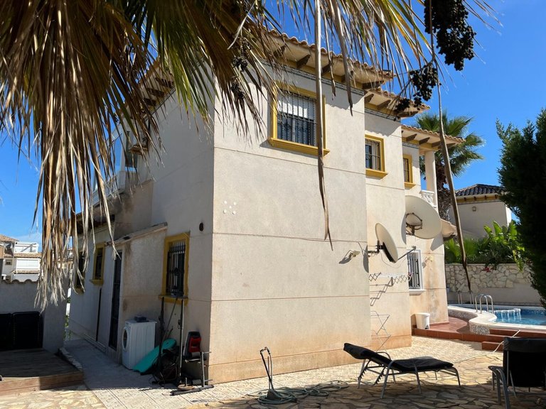 Villa for Sale in Playa Flamenca, Alicante 10