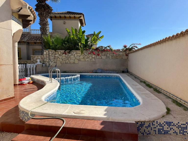 Villa for Sale in Playa Flamenca, Alicante 12