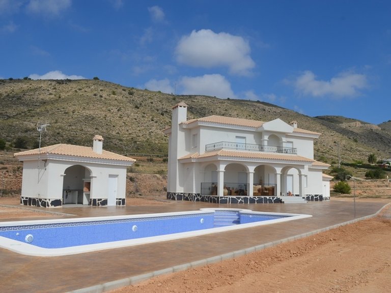 Villa for Sale in Pinoso, Alicante, 2
