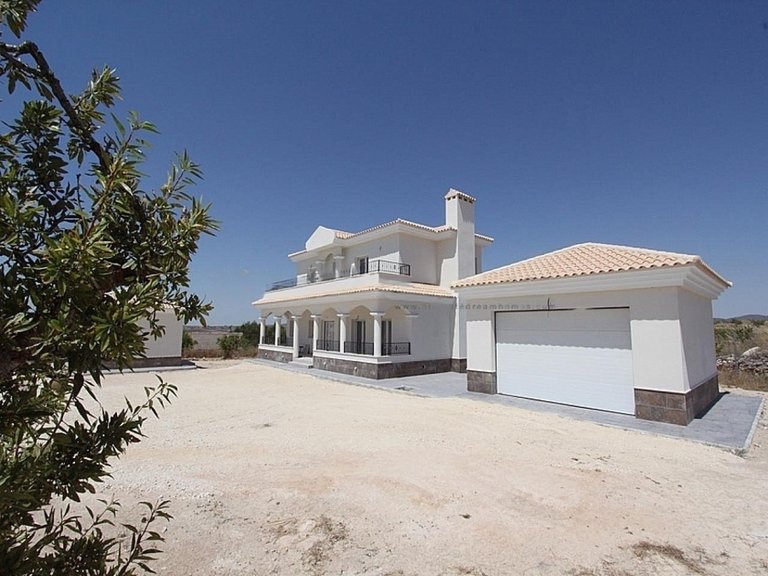 Villa for Sale in Pinoso, Alicante, 3