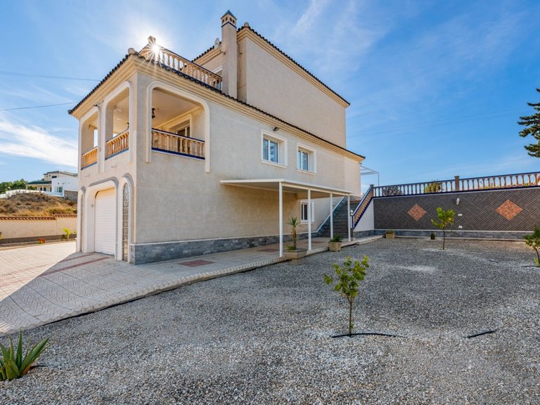 Villa for Sale in Almoradi, Alicante, 15