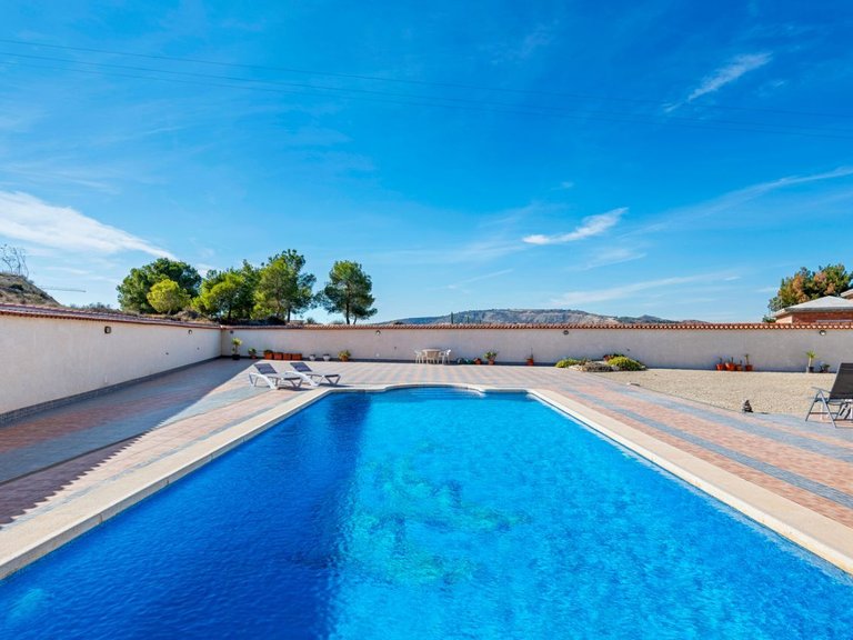 Villa for Sale in Almoradi, Alicante, 22