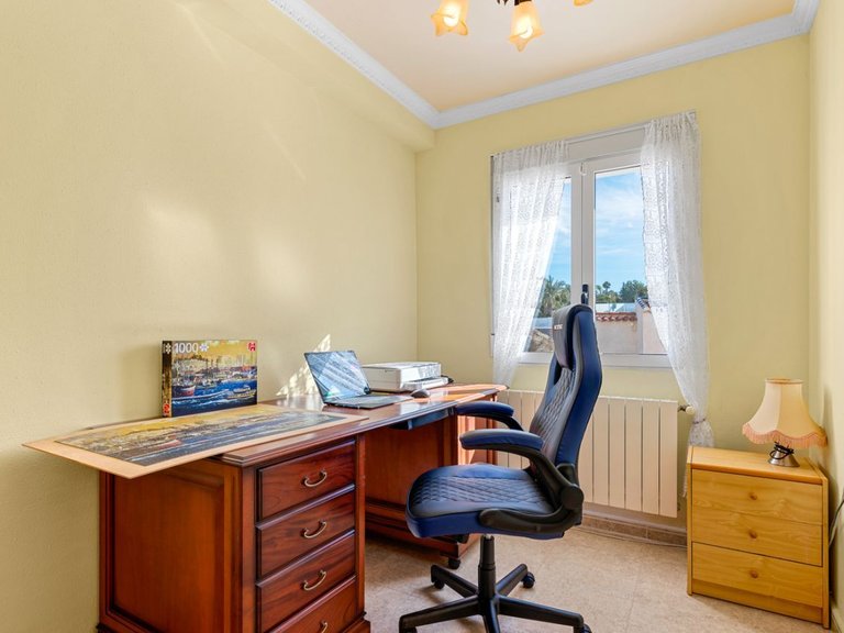 Villa for Sale in Almoradi, Alicante, 47