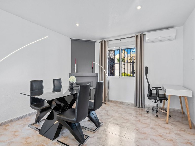 Villa for Sale in Benijofar, Alicante, 16